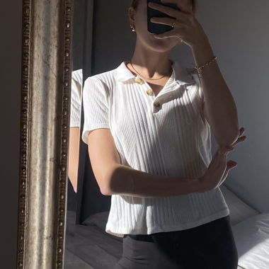 Top con collo polo