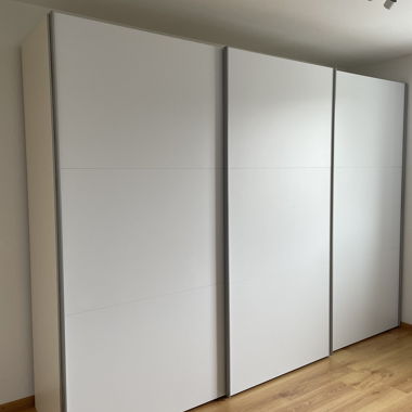Schiebetürschrank von Pfister 