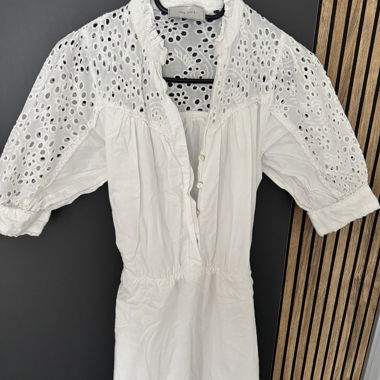 Robe longue en dentelle blanche