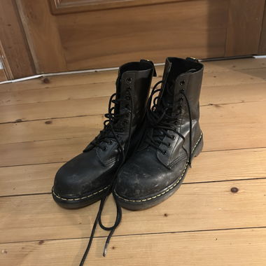 Dr. Martens black