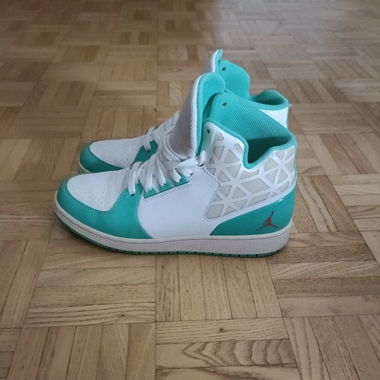 Air Jordans mint weiss
