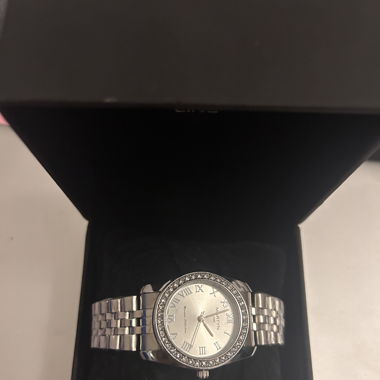 Damen Uhr
