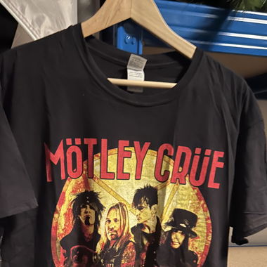 Mötley Crüe final tour merch