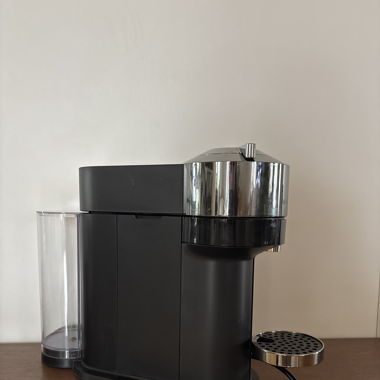 Nespresso Maschine Next mit 10 Espresso Kapseln