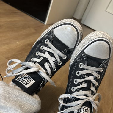 low converse