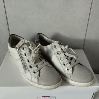 5th Avenue Sneaker Schuh Beige flach nieder