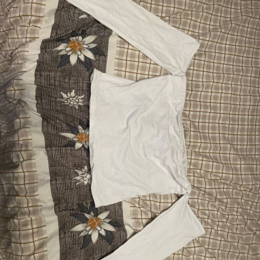 Weisses of shoulder top