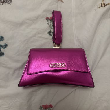 Guess Handtasche Rosé Metallic