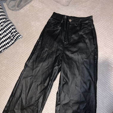Kunstlederhose 