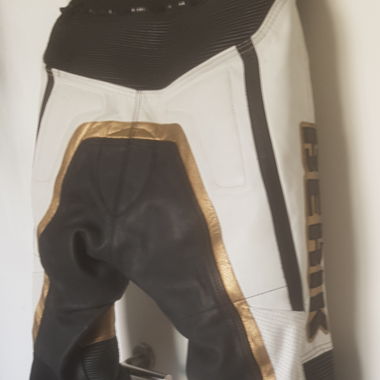 Motorradbekleidung