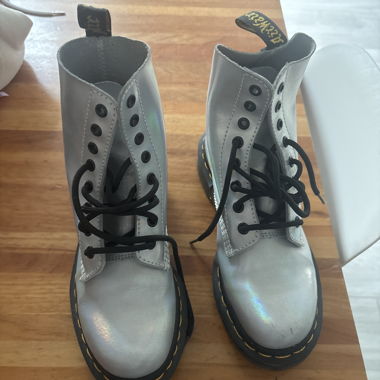 Bottes Dr. Martens argentées à lacets