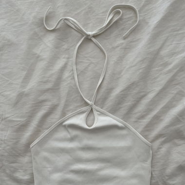Weisses Bandeau Top zum umbinden