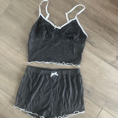 UNWORN! Top and Shorts Size S