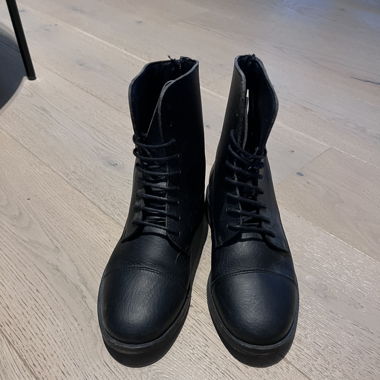 Boots from good guys don’t wear leather 