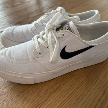 Nike Canvas Sneakers