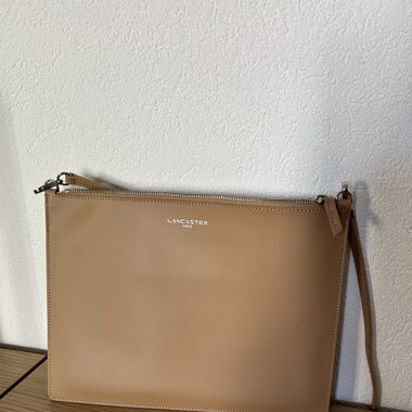 Pochette Lancaster 