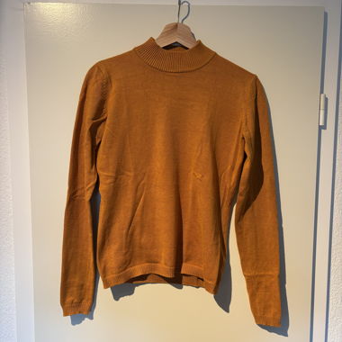Maglione in maglia fine color senape