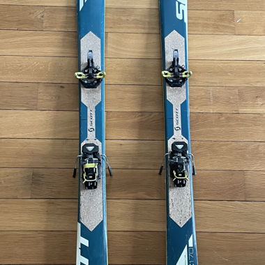 Scott Speedguide Tourenski mit Fellen