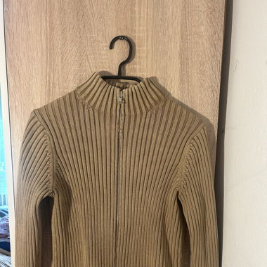Camel Ribbed Zip-Up Sweater – Size M 