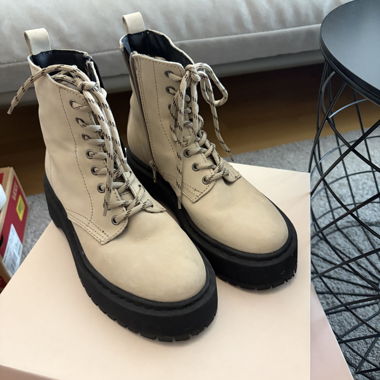Beige lace-up boots with platform