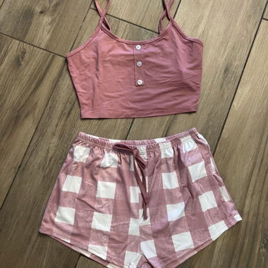 TOP UND SHORTS UNGETRAGEN GRÖSSE S