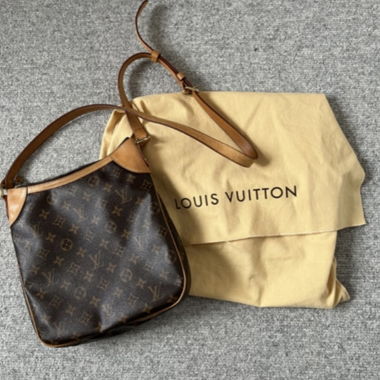 LOUIS VUITTON Odeon PM