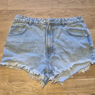 Short denim