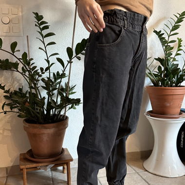 Carrot Jeans