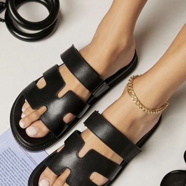 Sandalen in schwarz - Grösse 37.5 - BRANDNEU!