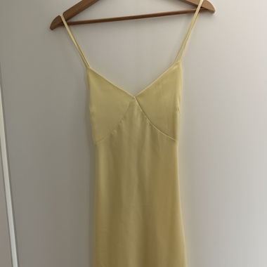 Kleid aus Satin Gelb butter