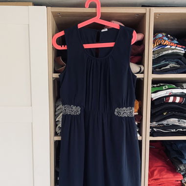 Blaues Kleid mit Strass