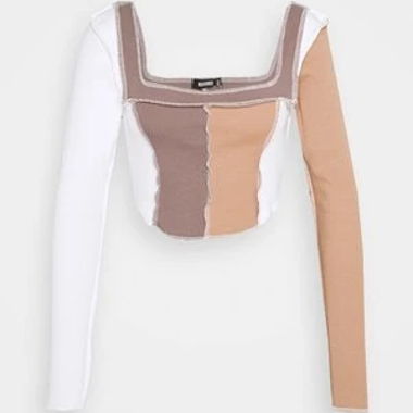 Top corto a coste Missguided