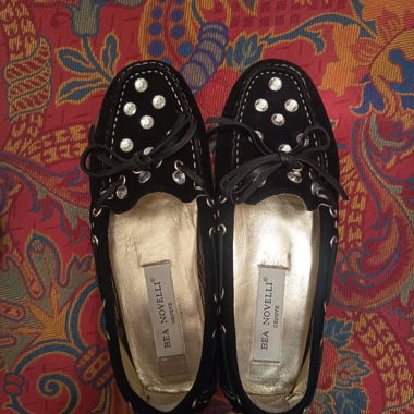 Black Bea Novelli Slipper aus Veloursleder