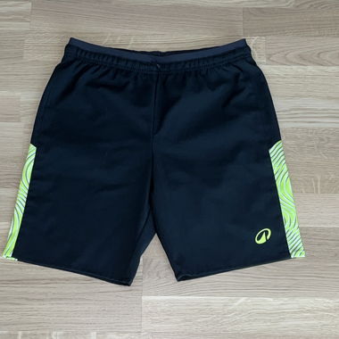Short de sport noir enfant