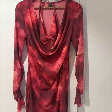 Minigonna rossa con cut-out