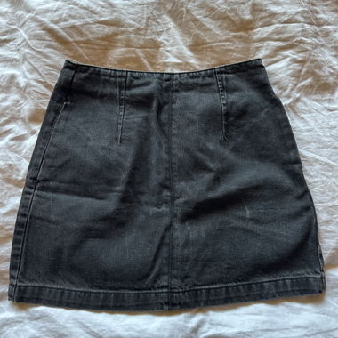 Jupe courte en denim noire