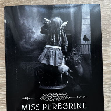 Miss Peregrine…/ Ransom Riggs