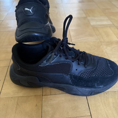 Black puma sneakers 38