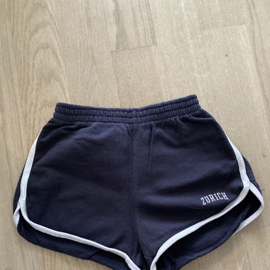 Short pants 