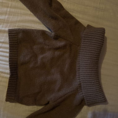 Brauner Strickpullover