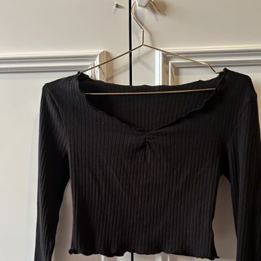Outcut top