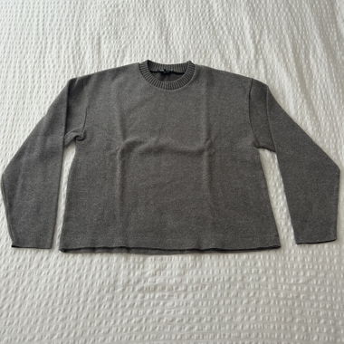 Ensemble tricot gris avec pull