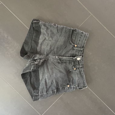 Schwarze Jeans Shorts Gr. 34