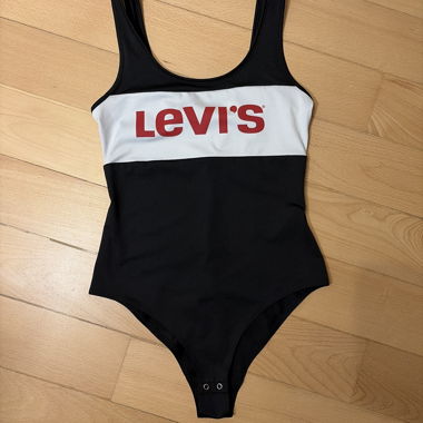 Levi's Body