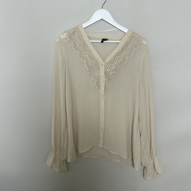 Beige Vero Moda lace trim blouse