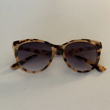 brown sunglasses 