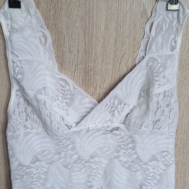 White lace top/bralette