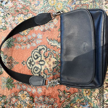 Longchamp Baguette-Tasche aus schwarzem Leder