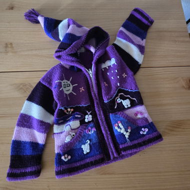 Lila Kinder-Strickjacke mit Zipfelkapuze