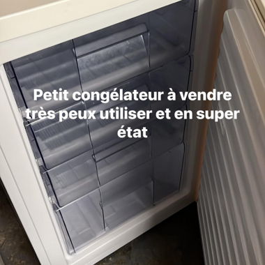 Petit congélateur blanc